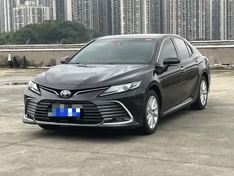 Toyota Camry 2022 — фото 1