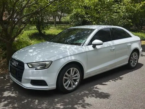 Audi A3 2017 — фото 1