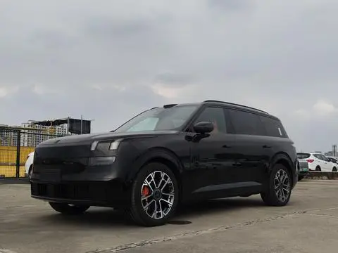 Lynk & Co 900 2025