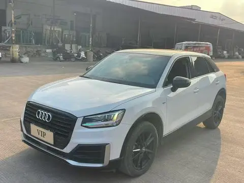 Audi Q2L 2018