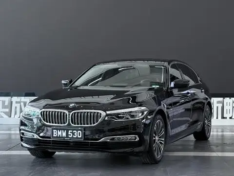 BMW 5 Series 2018 — фото 1