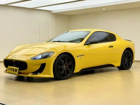 Maserati GranTurismo 2013 — фото 1