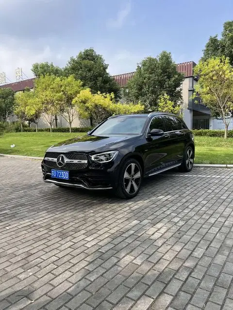 Mercedes-Benz GLC 2022 — фото 1