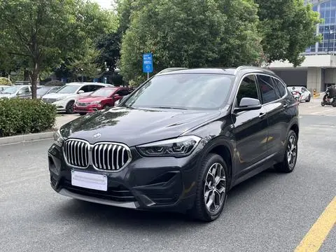 BMW X1 2022 — фото 1
