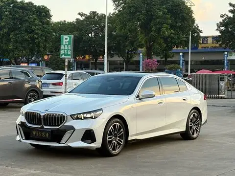 BMW 5 Series 2025