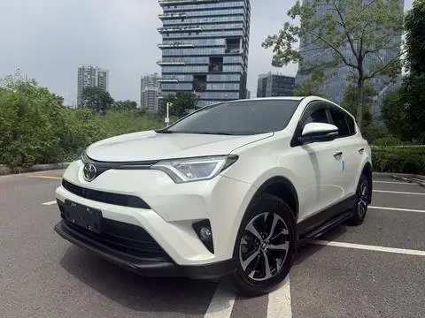 Toyota RAV4 2019 — фото 1