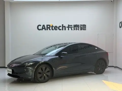 Tesla Model 3 2025