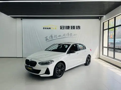 BMW 1 Series 2021