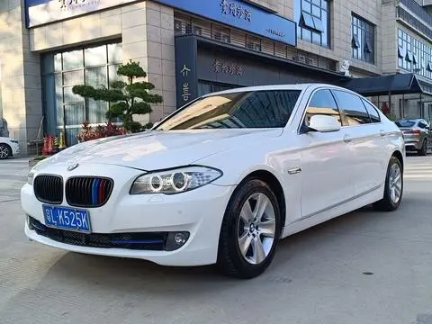 BMW 5 Series 2011 — фото 1