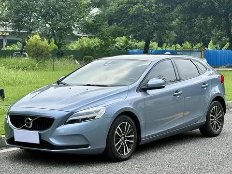 Volvo V40 2018