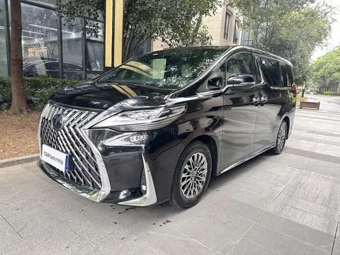 Lexus LM 2020