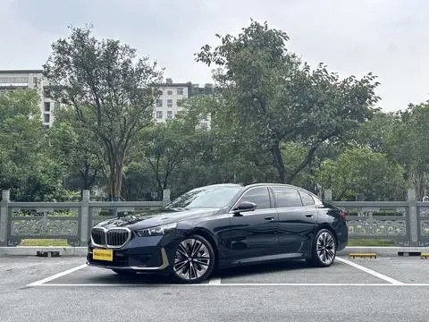 BMW 5 Series 2024