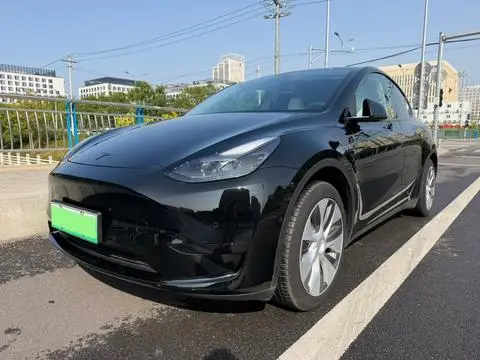 Tesla Model Y 2022 — фото 1