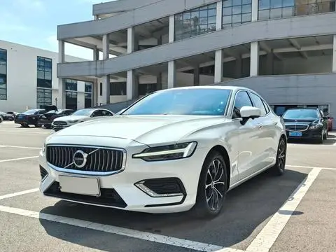 Volvo S60 2022