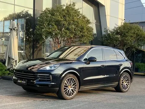 Porsche Cayenne 2022 — фото 1