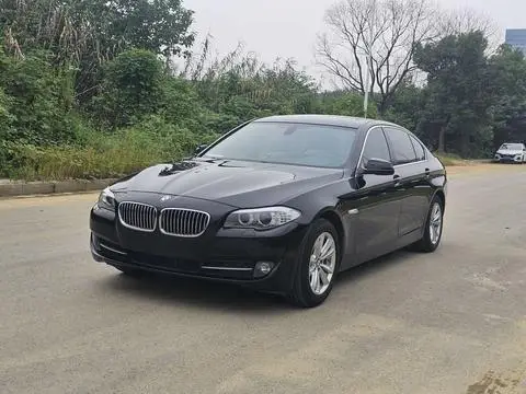 BMW 5 Series 2012 — фото 1