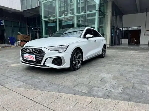 Audi A3 2022 — фото 1