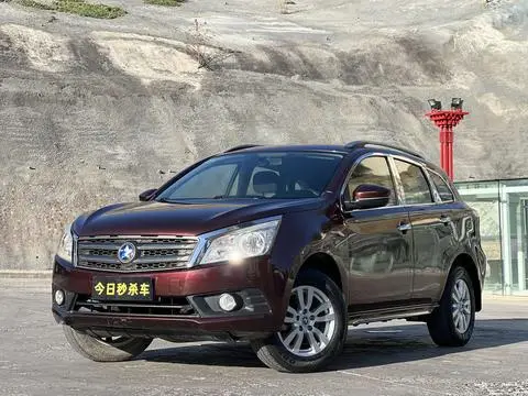 Venucia T70 2015