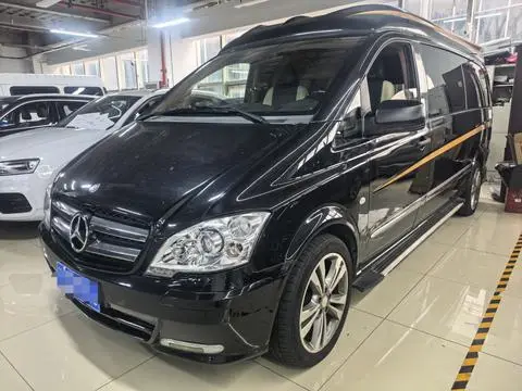 Mercedes-Benz 威霆 2013