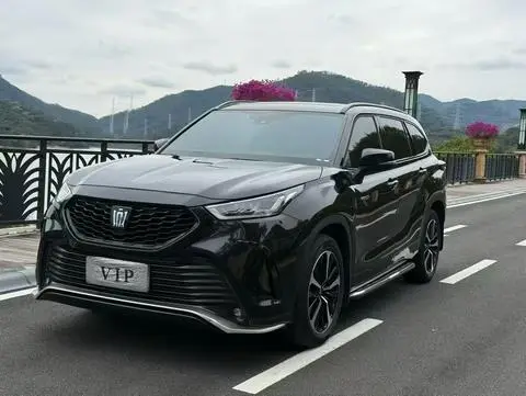 Toyota Crown Kluger 2024