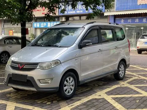 Wuling Hongguang 2014 — фото 1