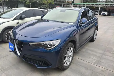 Alfa Romeo Stelvio斯坦维 2017