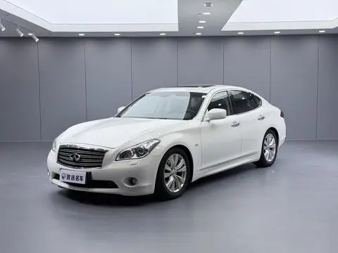Infiniti M Series 2011
