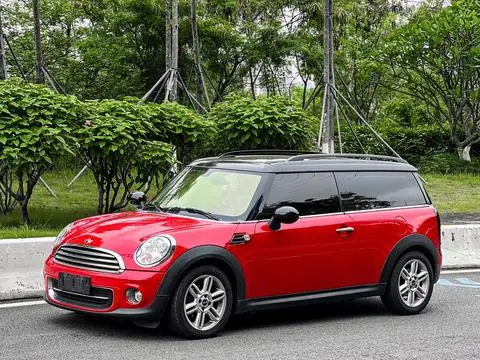MINI CLUBMAN 2011