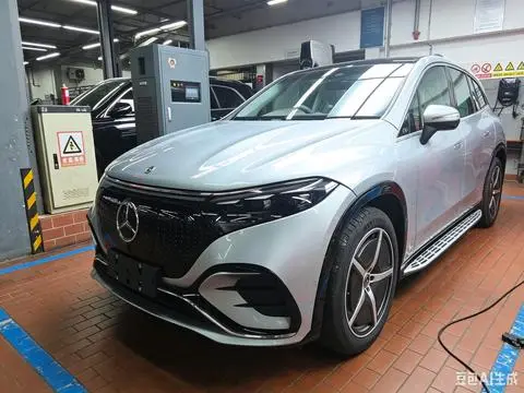 Mercedes-Benz EQS SUV 2025