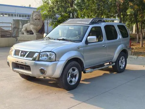 Nissan 帕拉丁 2013
