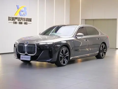 BMW i7 2023
