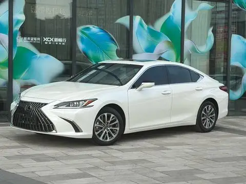 Lexus ES 2022