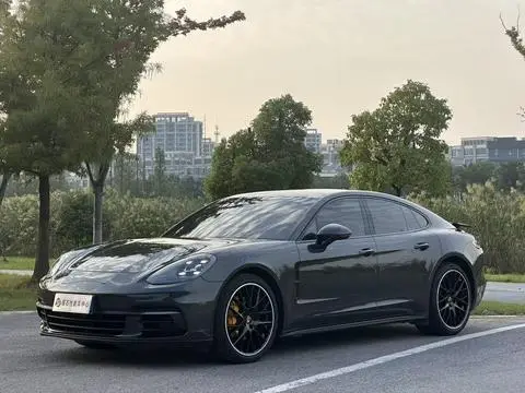 Porsche Panamera 2019