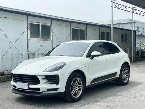 Porsche Macan 2018 — фото 1