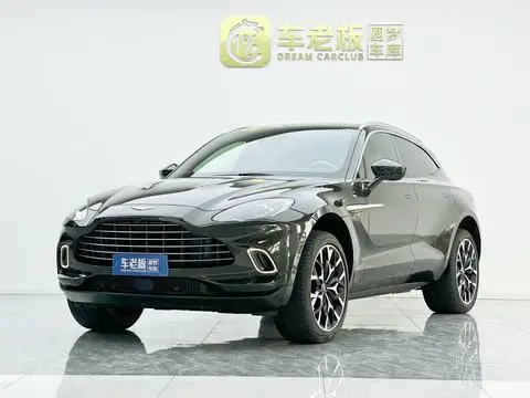 Aston Martin DBX 2022