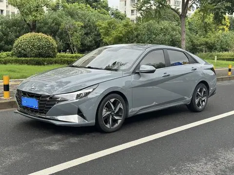 Hyundai Elantra 2022