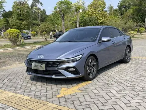 Hyundai Elantra 2023 — фото 1