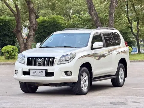Toyota Prado 2010 — фото 1