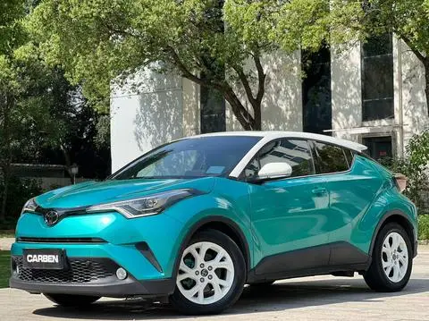 Toyota C-HR 2018 — фото 1