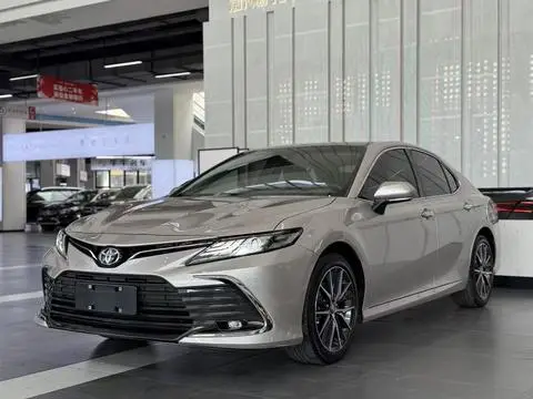 Toyota Camry 2021 — фото 1
