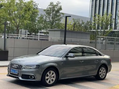 Audi A4L 2012