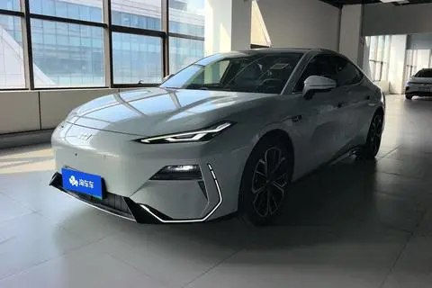 Geely E8 2025