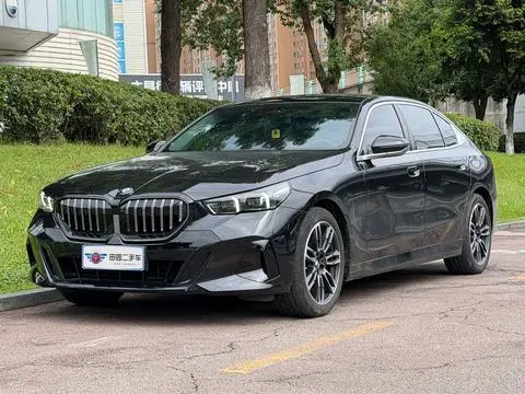BMW 5 Series 2025