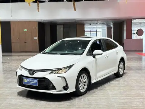 Toyota Corolla 2021 — фото 1