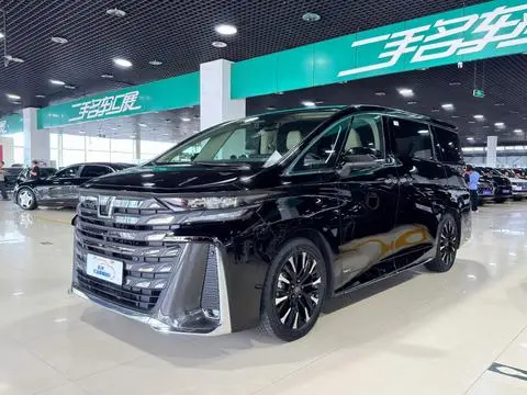 Toyota Alphard 2024 — фото 1