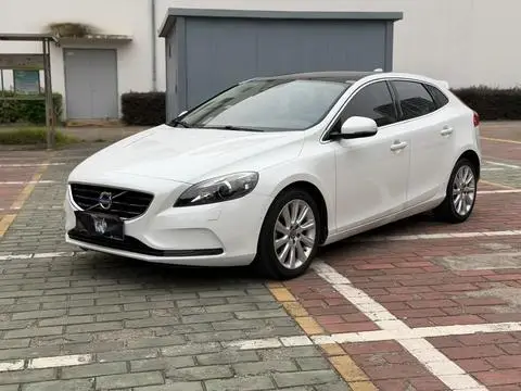 Volvo V40 2015