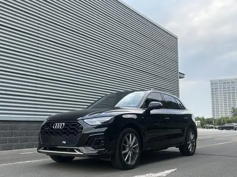 Audi Q5L 2022 — фото 1