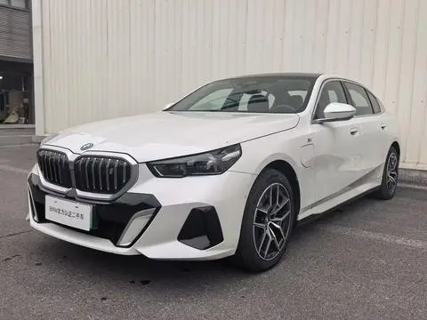 BMW i5 2025