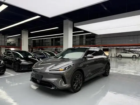 IM Motors 智己LS6 2023