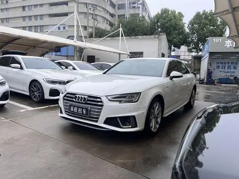 Audi A4L 2019 — фото 1